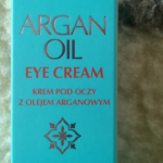 Krem arganowy – czy to dobry wybór do delikatnej skóry pod oczami?