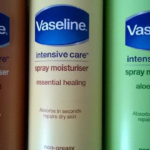 Balsamy do ciała w sprayu! Vaseline